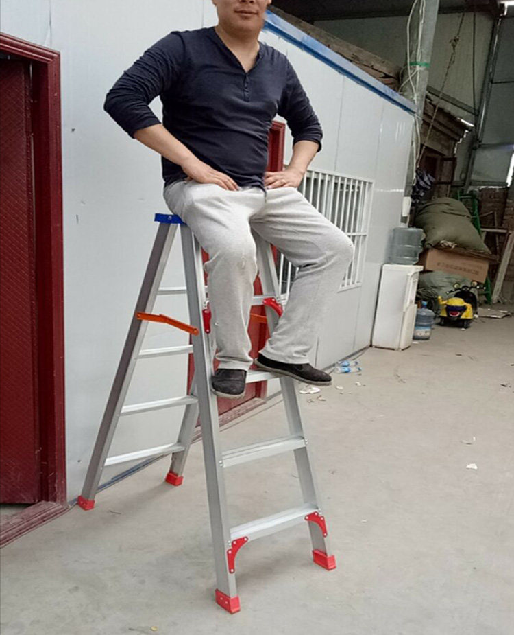 Thickened 2 m 5 aluminum alloy herringbone ladder engineering ladder telescopic ladder interior mobile staircase household folding ladder