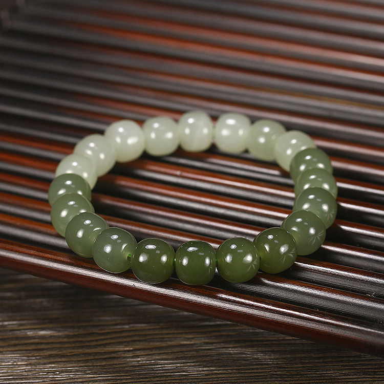 Cost-effective features women's old bead hand string run jade edge Hotan jade Qinghai material rainbow hand 30g