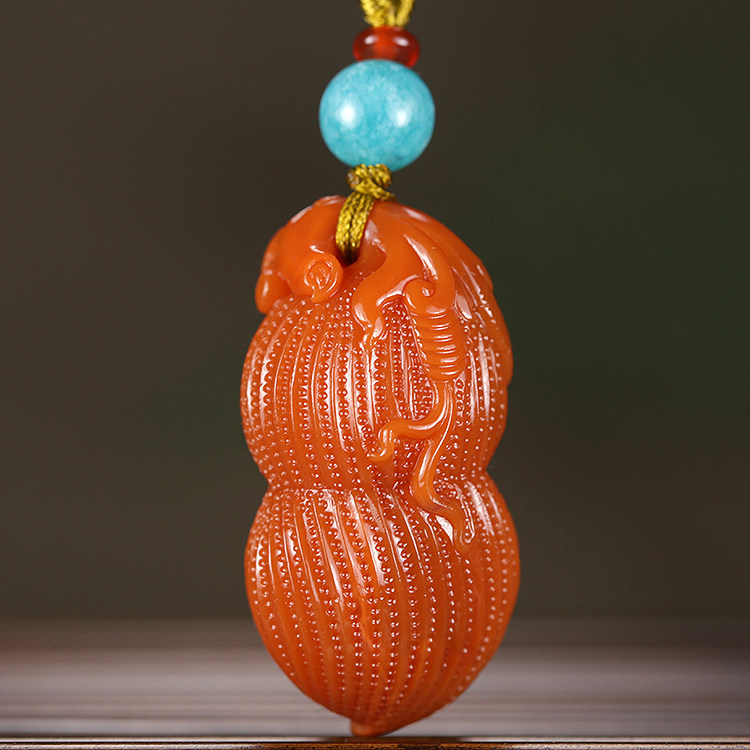 Don't give long raw fruits pendant jade edge Sichuan Liangshan raw mineral No Jiaolong Tomatoes Red South Red Flowers Raw Pendant 14g