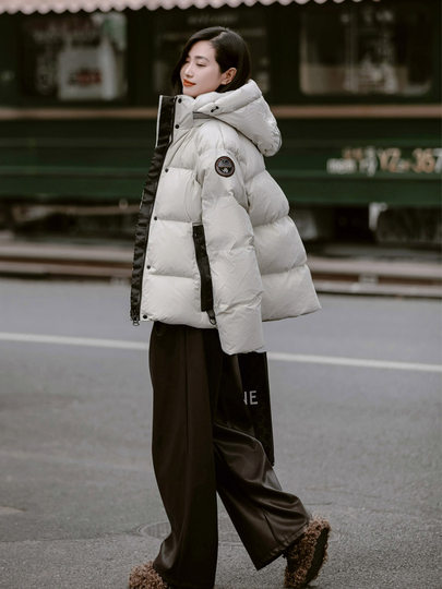 2025 New Winter Short down Jacket for Women, Loose Puff Style, Thickened for Extreme Cold, Petite Size, Puffer Jacket