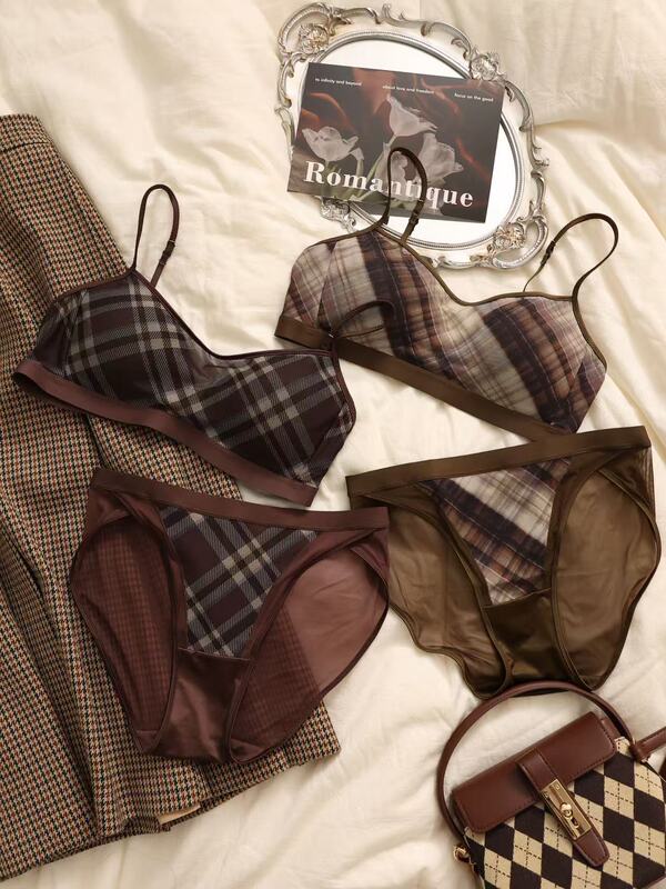 French Retro Diamond-Patterned High-End Thin-Strap Lingerie for Women, Comfortable and Natural-Feeling, Small Chest Push-Up, Wireless Bra Set