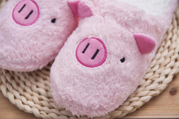 Mùa thu và mùa đông nhỏ dép cotton cotton đôi nam nữ dày đáy chống trượt nhà dễ thương tháng giày nhà ấm lông thú dép sục nữ