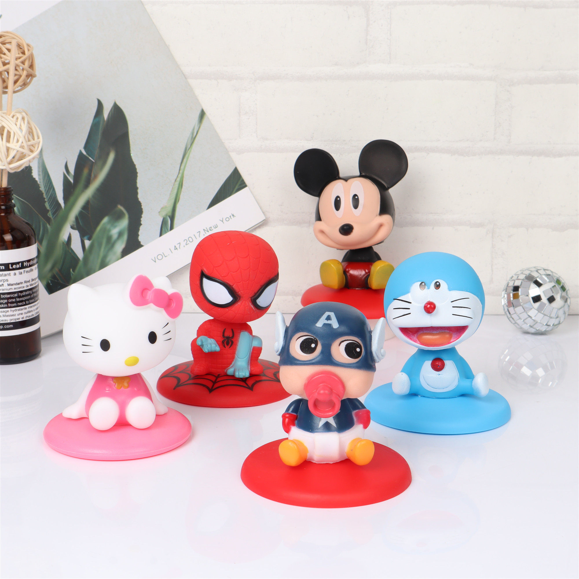 Each Series Cute Cartoon Ecstasy cake decorated with KT cat bites Cat Rat Bears Birthday Pendulum decorations