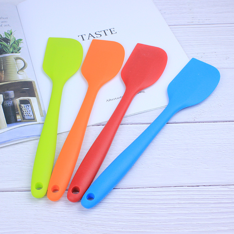 High temperature resistant silicone scraper Integrated large cake spatula Baking tools Noodle stirrer Cream scraper