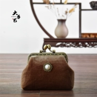 Коричневый верблюд