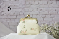 В форме цветка, абрикосовый, с вышивкой