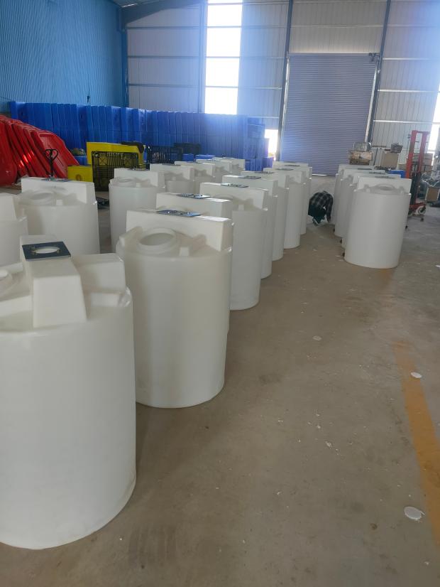 0.5吨大口加药箱  投料方口药剂搅拌桶 500升平底 搅拌肥液桶