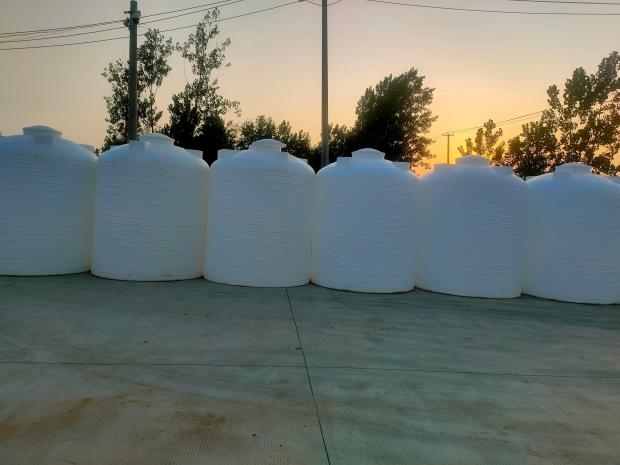10吨塑料水塔 10立方水箱10000L储水罐 10T蓄水桶 大型耐酸碱水桶