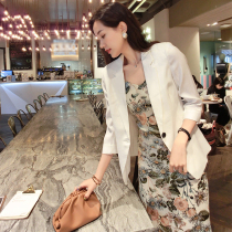 2021 blazer womens summer thin white niche design senior spring and autumn small suit professional suit top