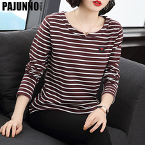 Long sleeve T-shirt woman 2022 Chunqiu middle-aged lady pure cotton blouses mid-age foreign air hitchhiking striped undershirt