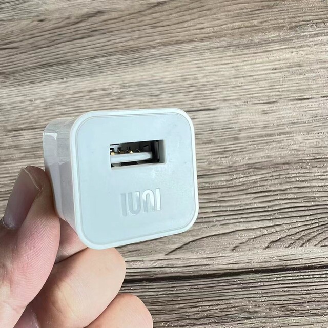 Iuni Brand USB Charging Head, Portable Flat Travel Charger, Direct Plug-In Mini Head Suitable for Apple and Samsung