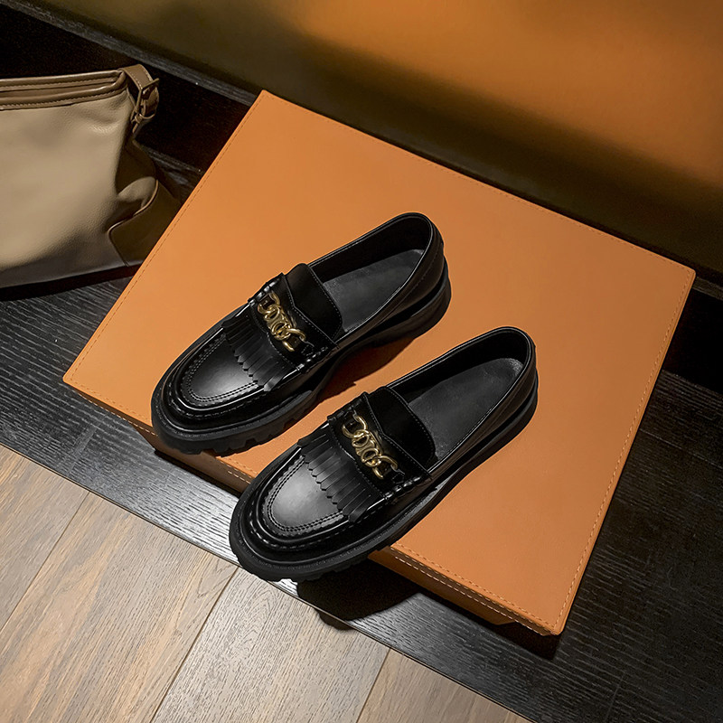 Retro Arc de Triomphe buckle tassel thick-soled loafer women's single shoes 2022 early spring new British style small leather shoes women