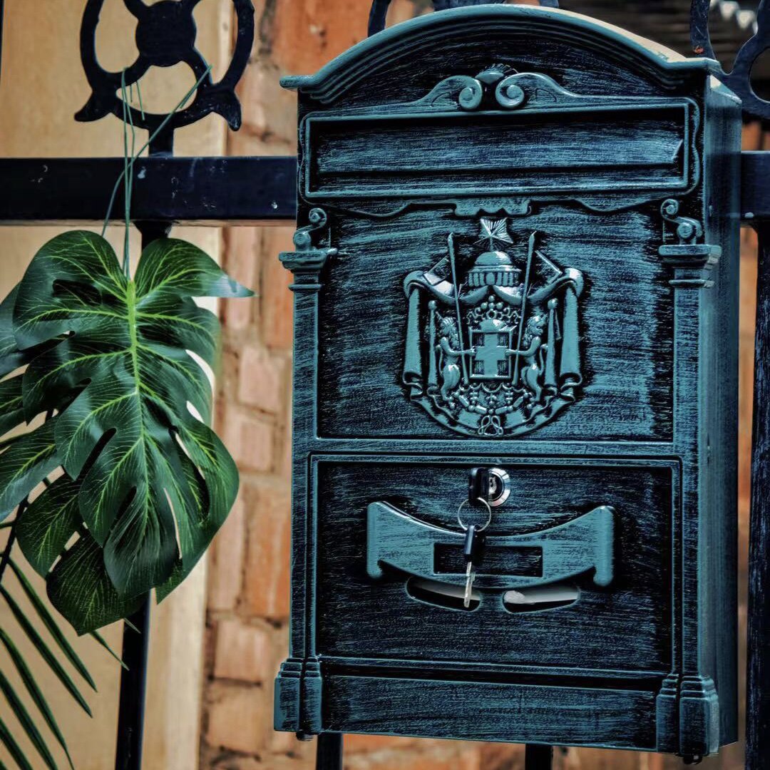 European-style retro B&B villa letter box outdoor rain-proof letter box letter box newspaper letter storage box