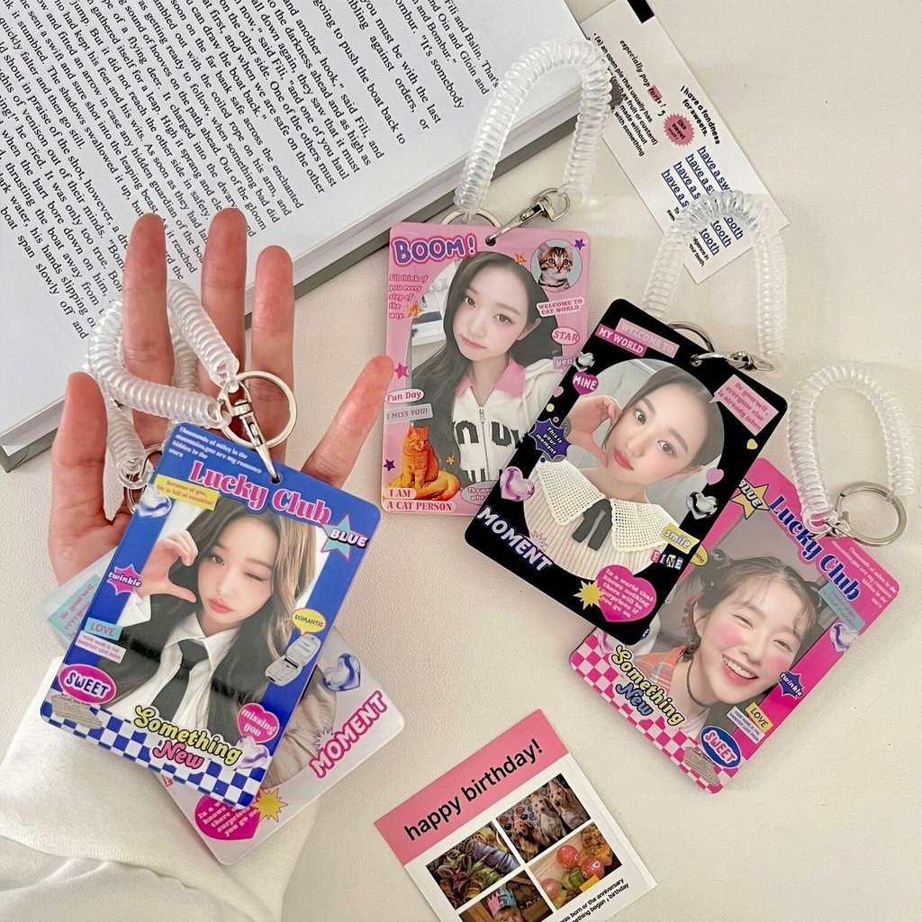 Retro European and American style Y2K double-sided acrylic card holder, photo frame, keychain, 3-inch small card instant camera storage pendant