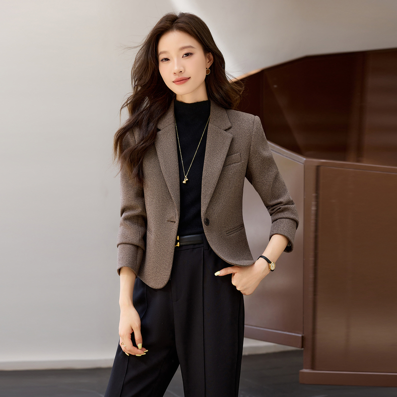 Brown Blazer for Women, Autumn and Winter, Petite, Fashionable, Slim Fit, Stylish, Age-Reducing, Versatile, Woolen Short Suit Jacket