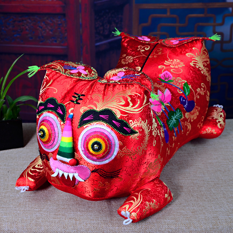 Cloth tiger folk craft gift decoration tiger pillow full moon cloth art little tiger Chinese style small gift baby baby