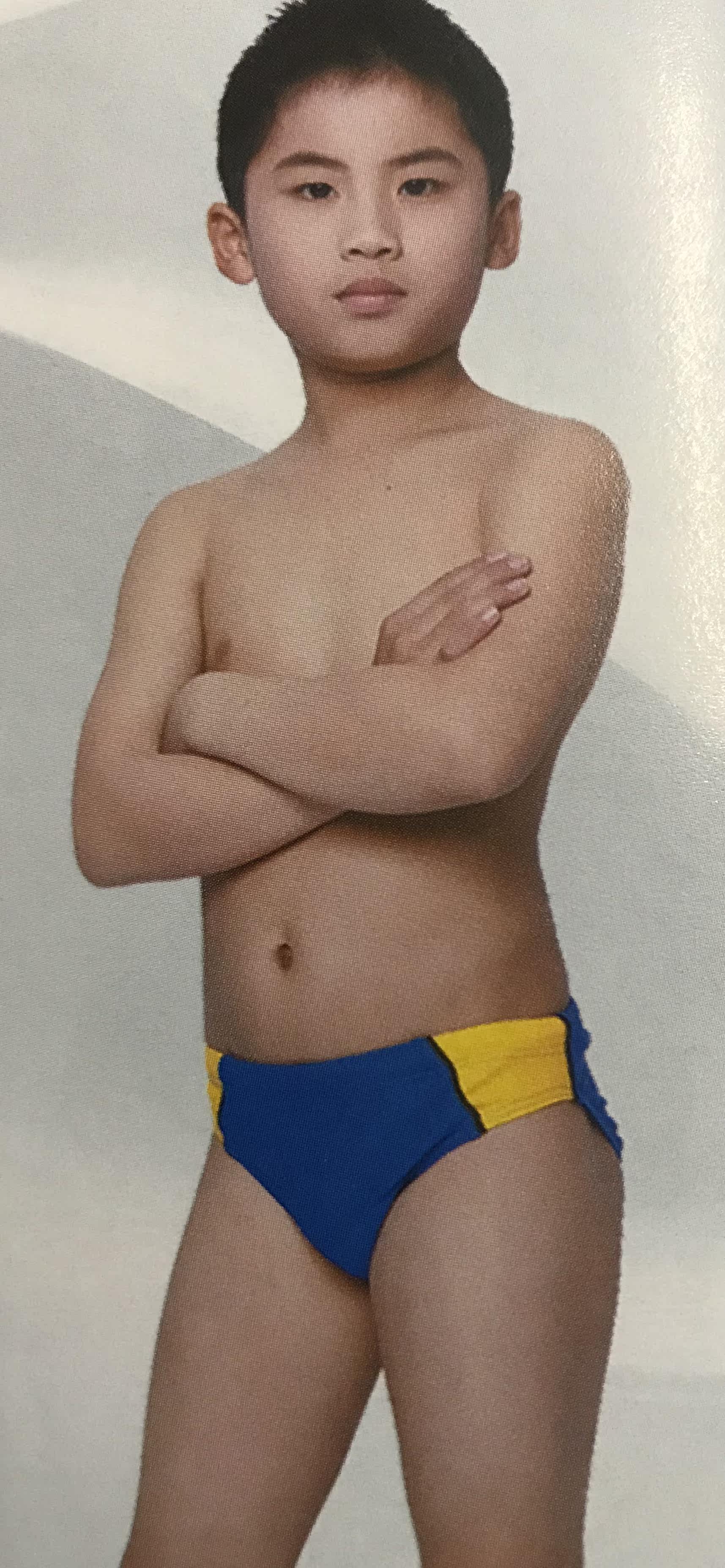 Gone with the wind FEW children's professional training swimming trunks