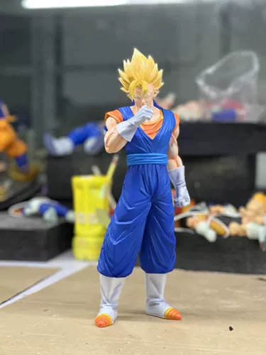 49 модель смолы GK Model K Club 1/6 Вегета ест много наград