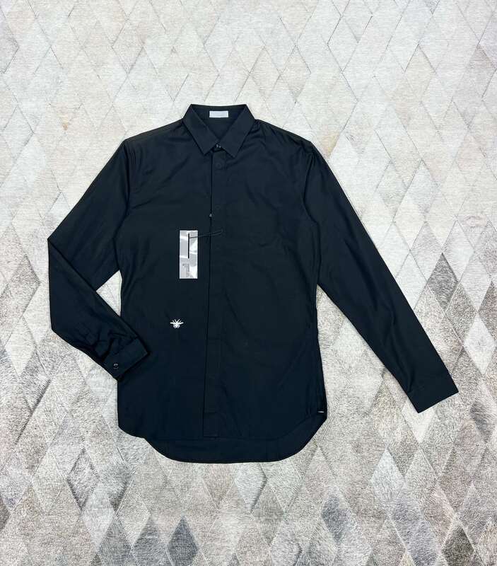 Dior Men's Classic Bee Embroidered Long-Sleeved Shirt, Solid Color Business Casual Shirt, Fashionable and Versatile Dior Men's Classic Bee Embroidered Long-Sleeved Shirt, Solid Color Business Casual Shirt, Fashionable and Versatile