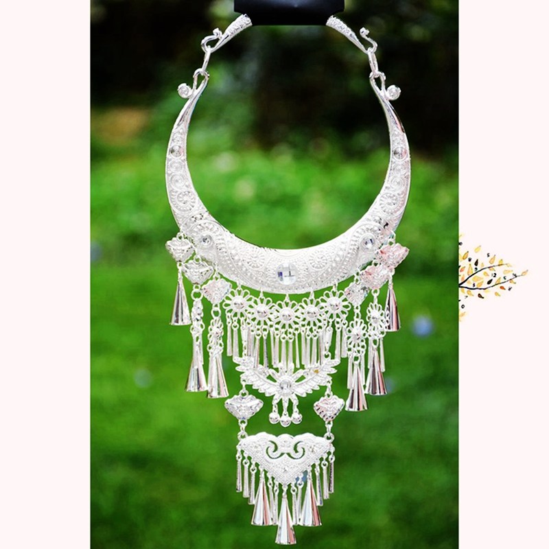 The new Dehong Dai Jingpo ethnic style Miao silver wind chime collar new products on the market theatrical performance jewelry