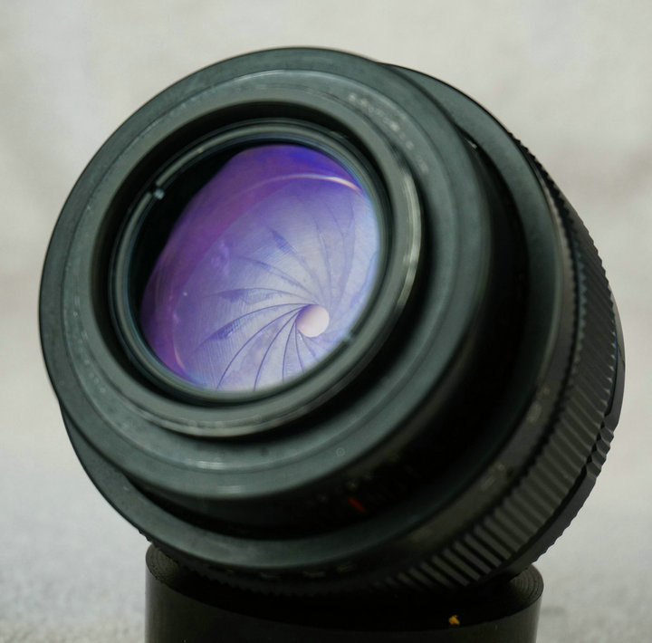 Nga Jupiter-9 85mm f2 M42 port phiên bản màu đen ống kính DSLR full frame