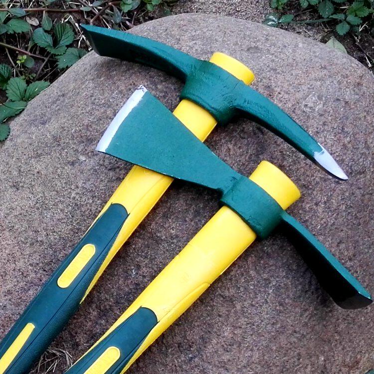 Boutique foreign pickaxe outdoor small ocean pickaxe pickaxe hoe digging tree roots camping pickaxe mountaineering pickaxe pickaxe engineer pickaxe