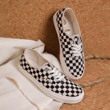 VANS/VANZ Authentic Classic Black и White Chessboard Grid Low -Top Casual Board Shoes Мужчины и женщины VN0A5KRD705