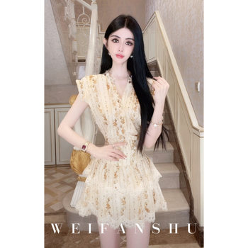 Fanshu light luxury heartbeat ມາປີ 2026 ລະດູໃບໄມ້ປົ່ງ ແລະລະດູຮ້ອນ ໃໝ່ຝຣັ່ງ retro floral sleeveless sleeveless top cake skirt suit