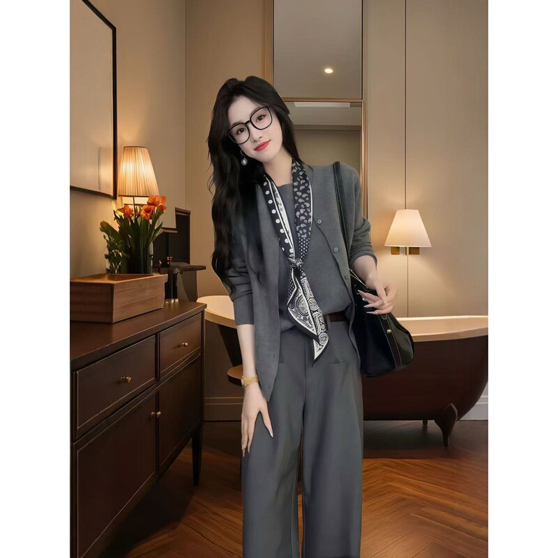 Celison Kloe Early Autumn Outfit Is a Complete Set of High-End Knitted Cardigan, Vest, Suit Pants, Three-Piece Suit for Women