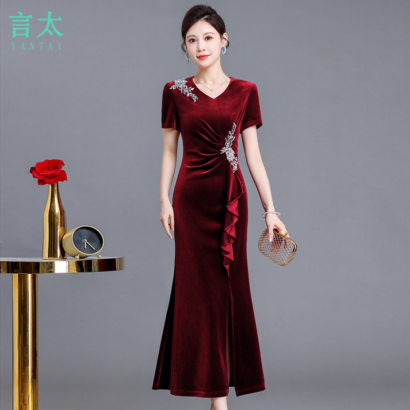 Mother's Wedding Banquet Dress, Light Luxury, High-End, New Summer Style, Noble Velvet, Mother-In-Law's Wedding Dress, Mother-In-Law's Banquet Outfit for Women Mother's Wedding Banquet Dress, Light Luxury, High-End, New Summer Style, Noble Velvet, Mother-In-Law's Wedding Dress, Mother-In-Law's Banquet Outfit for Women