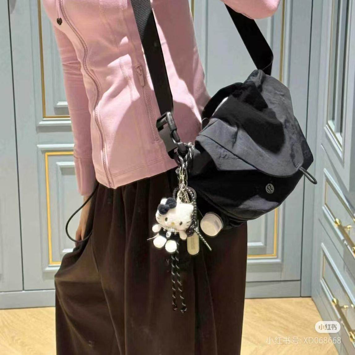 lululemon Curved Crossbody Bag 3L--