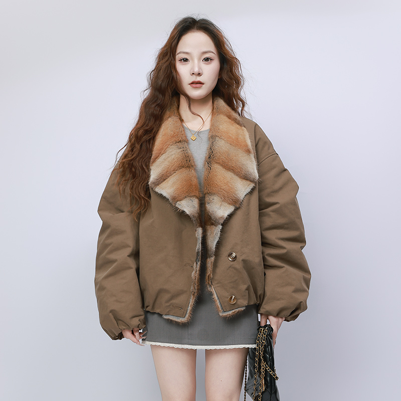 2025 Autumn/Winter New Parka Coat for Women, Short Style with Green Mink Fur Collar, 90% White Goose down Fur Jacket