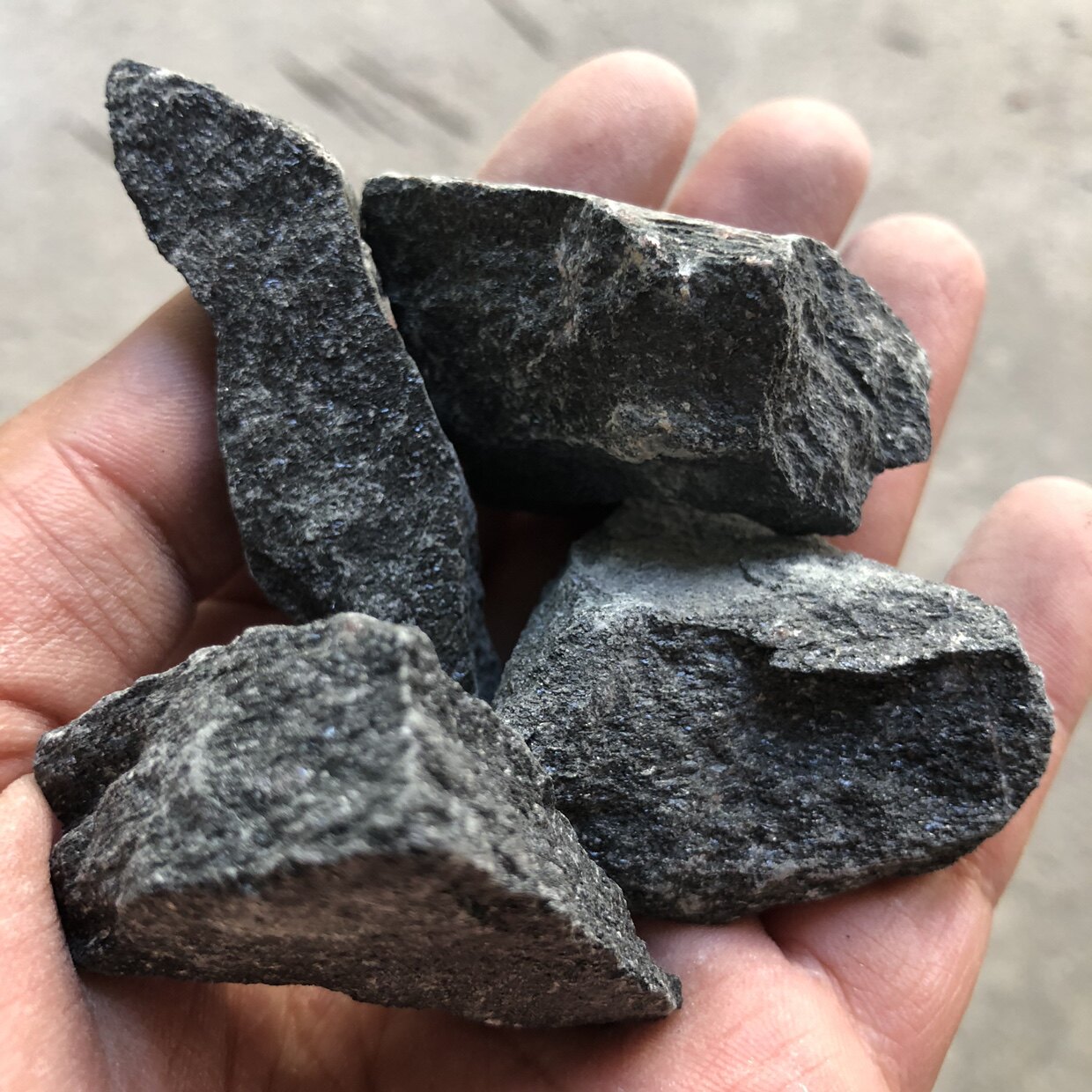 Teaching geological research Mineral specimen crystal rock chite natural titanium iron ore mine crushed stone 100 gr-Taobao