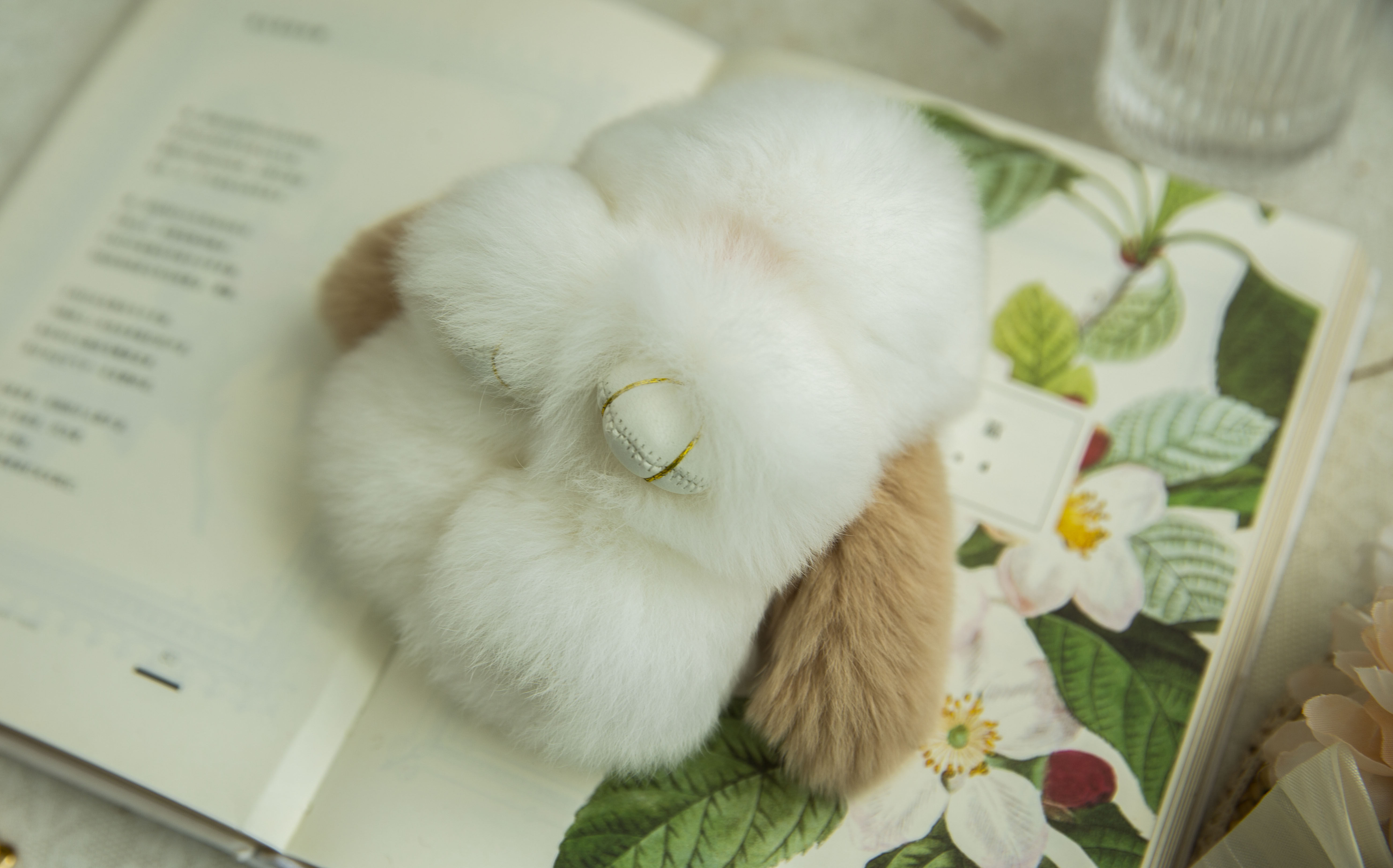 Vegan Faction White Snow Princess Series Coeared Rabbit Hanging Accessories