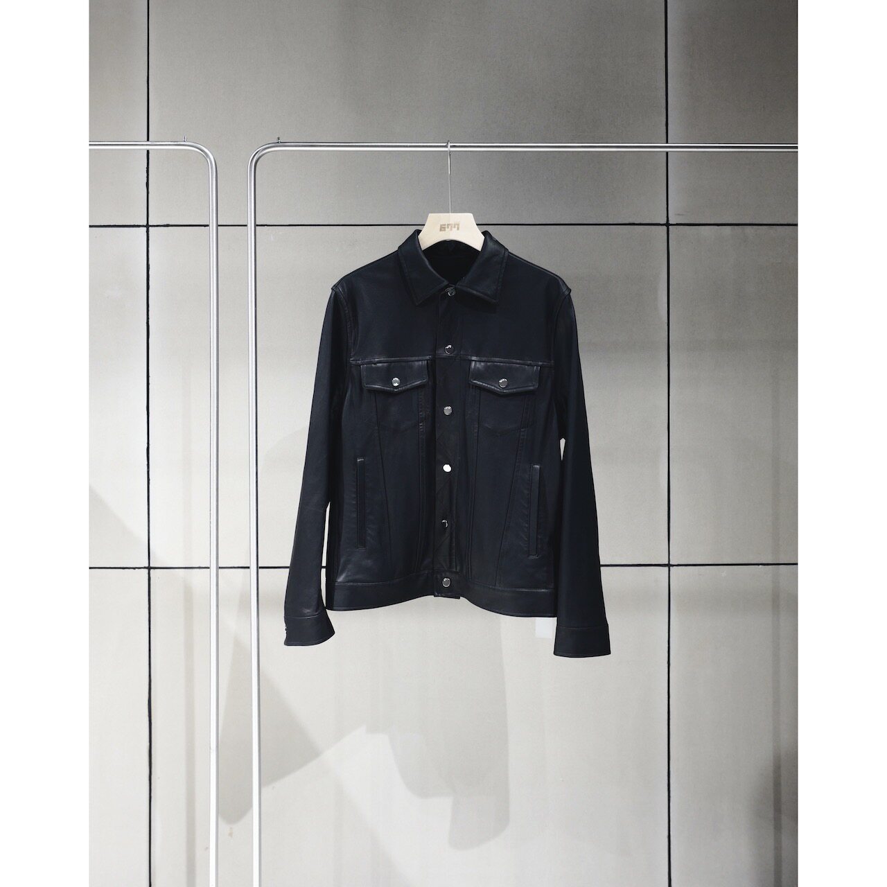 V-LUX ViViiVii ® SUPER light and thin and soft with a small lamb leather TYPE-3 version of the body tailoring the jacket