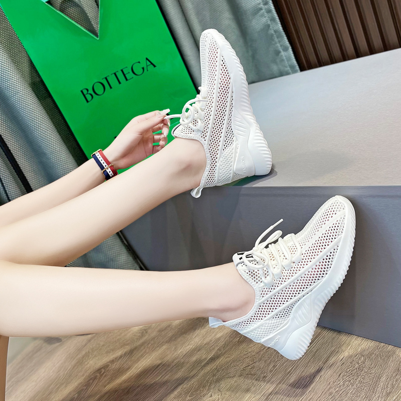 Women's Height-Increasing Shoes 2026 Spring and Summer New Style Hollow Breathable Lightweight Soft-Soled Sports Casual Shoes Mesh White Shoes