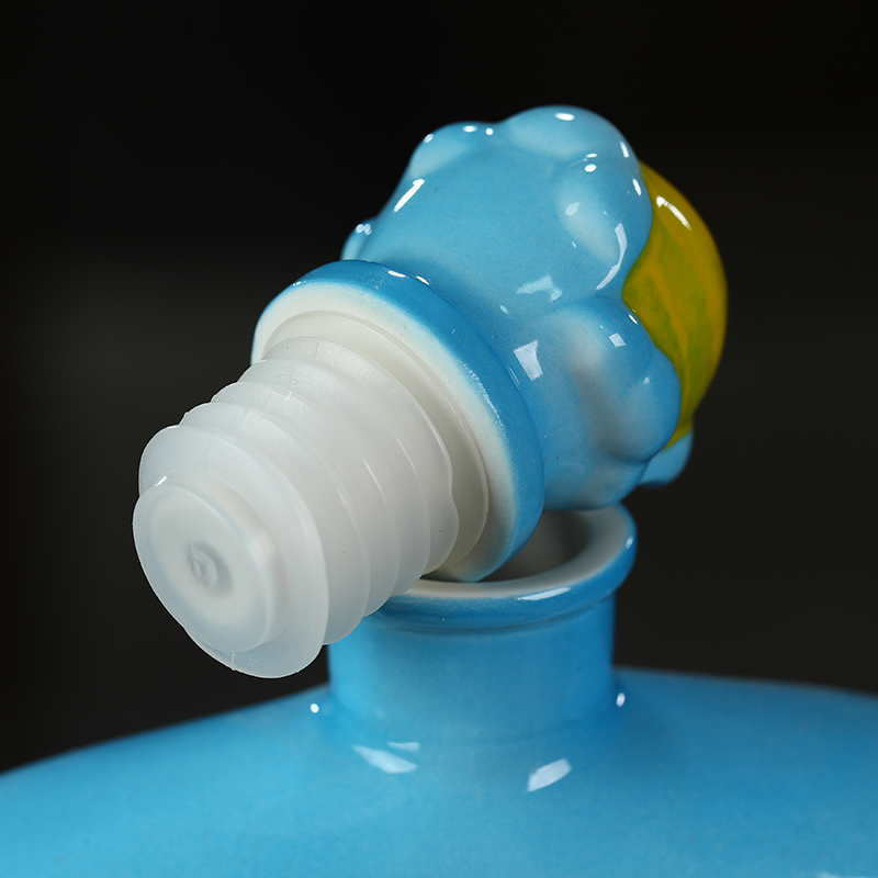 Creative bottles wine 3 jins of jingdezhen ceramics cowboy ride cow furnishing articles household seal hip decorative bottle