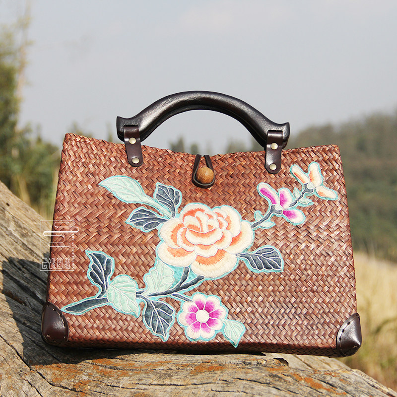 Cloud decorated totem original ethnic wind women's bag handmade old embroidered national windy with flower vines with vines made up of beach handbag