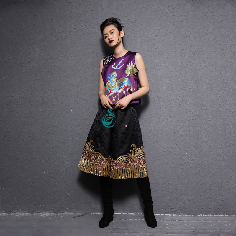 Cloud decoration totem original design women's boots and pants old embroidery plate gold embroidery sea water wide pants wide leg three-point pants women's pants