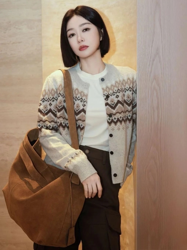 In Stock Qin Lan Same Style Fair Isle Sweater Cardigan 2025 Winter New Knit Round Neck Jacket Mbe4Cart09