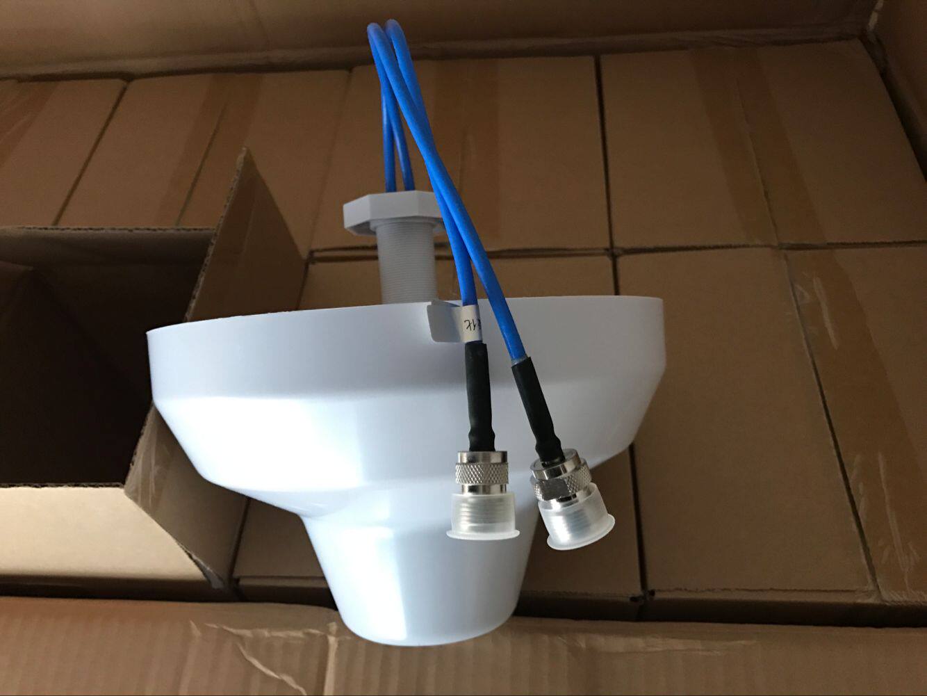 Indoor dual-polarized omnidirectional suction top antenna 806-2700M indoor coverage dual-polarized suction top