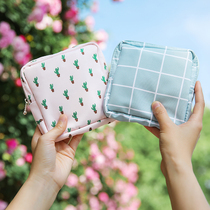 Portable Carry-on Towel Containing Bag Sanitary Cotton Towels Cute Teen Heart Students Little Fresher Makeup Bag Bag
