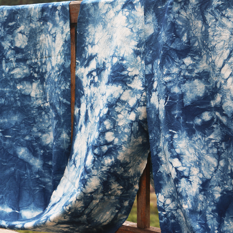 Blue-dyed hand-woven fabric indigo old coarse bouquet stained with thick and soft moderate leaning mountain man blue rhyme width 40cm