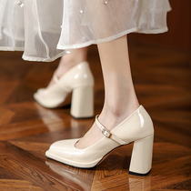 French vintage single shoe woman rough heels original heels small shoes small shoes small shoes one word button rice white