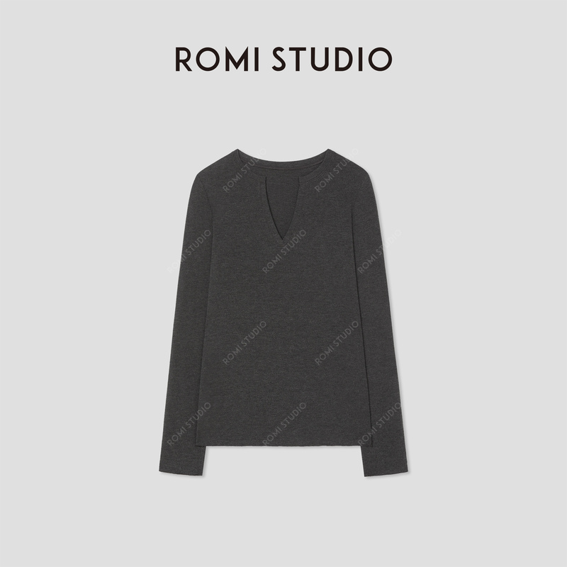 Romi Studio Gray Elegant Cashmere and Mulberry Silk Blended Floral Yarn Long-Sleeved T-Shirt Rw24Wsd1298