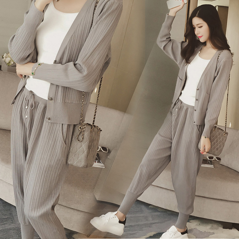 2022 spring and autumn new casual sports suit women's Korean fashion ice silk knitted cardigan wide-leg pants two-piece set