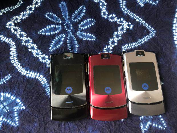 Motorola V3I Classic Original Metal Antique Reflect Nostalgic Phone without refurbishment