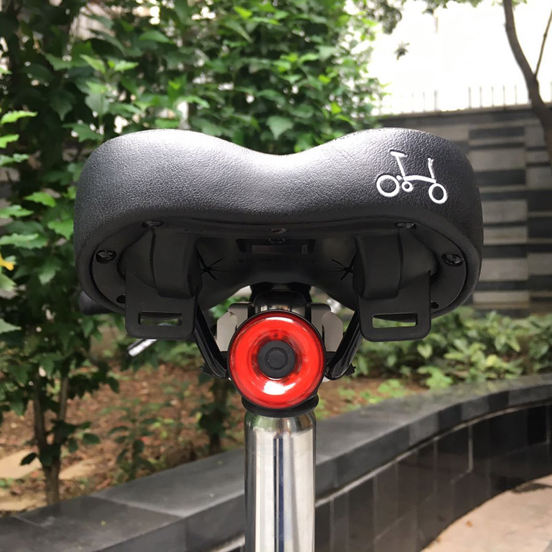 (Budbu love) Small cloth folding car accessories Smart riding tail lights Night warning lights USB charging