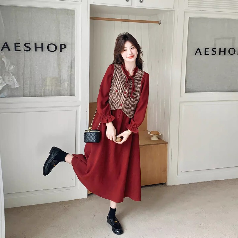 Maternity Wear Early Spring Red Vest Dress Set 2026 New Spring and Autumn Fashion Stylish Trendy Outfit Dress