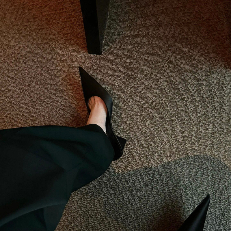 Sheepskin Version ~ Genuine Leather Chunky Heel Pointed Toe Mules for Women, Stylish Summer Closed-Toe Triangular Mid-Heel Half Slippers, Sandals